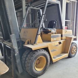 Forklift 