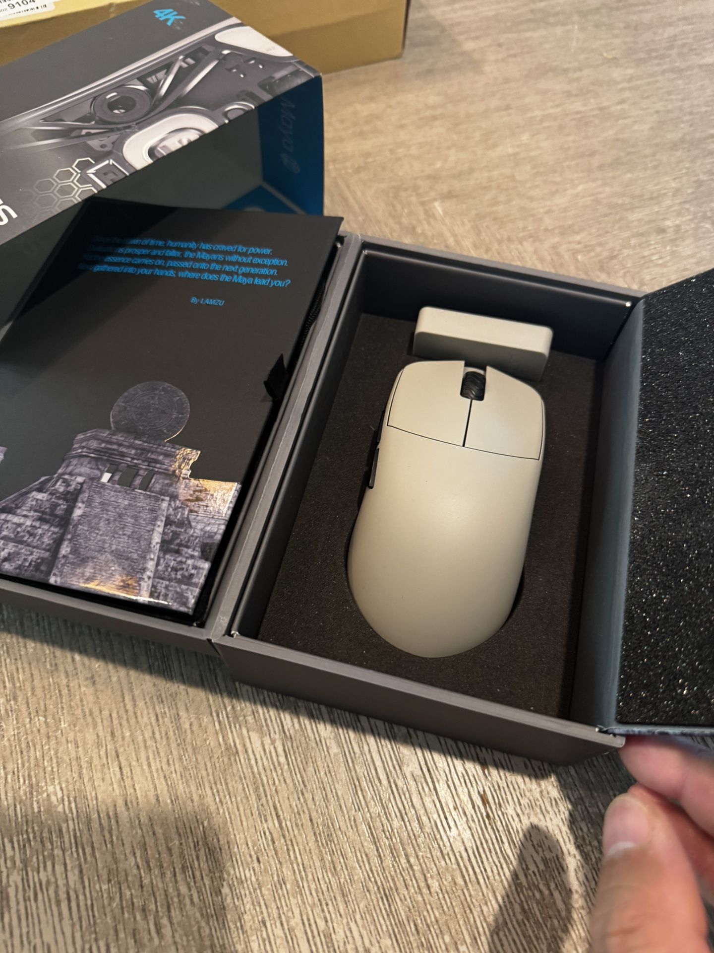 Lamzu Maya 4K Wireless Gaming Mouse, Ultra Lightweight 45g, Huanno Mechanical Switch,26000 DPI, Symmetrical, MCU Nordic 52840, Silver TTC Encoder, PAW