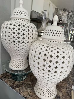 2 bases blancas de Z Gallerie en buenas condiciones $220 por las 2