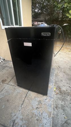 Magic Chef Mini Fridge
