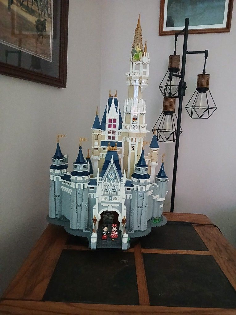Lego Disney Castle 71040 With Figures