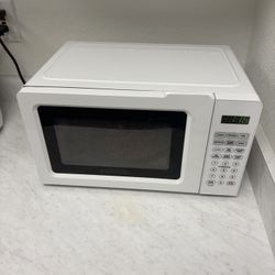 Microwave 0.7 Cu Ft