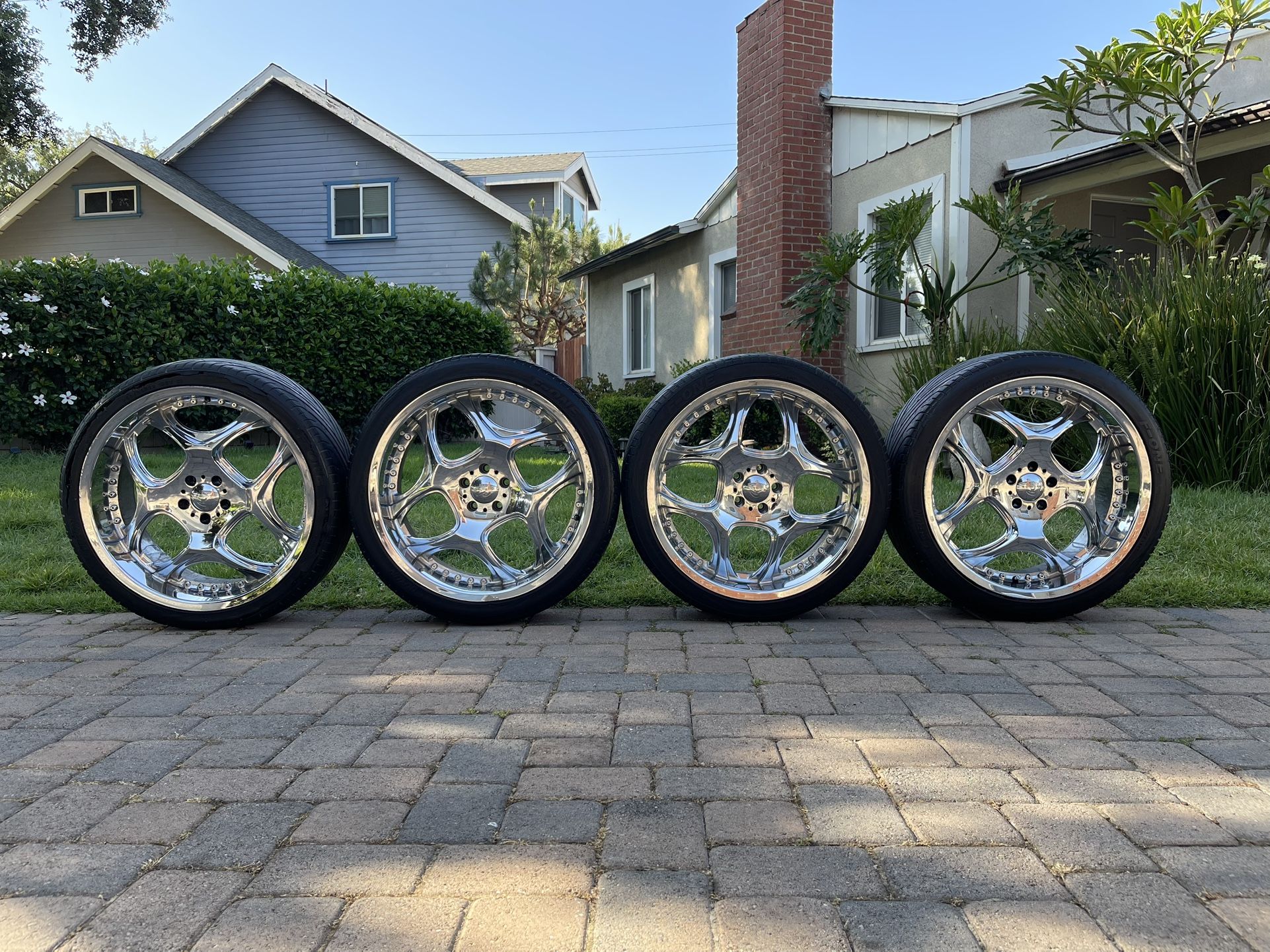 5 Lug Nut Rims/ Rines De 5 birlos (5x114.3)