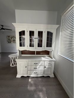 China cabinet hutch