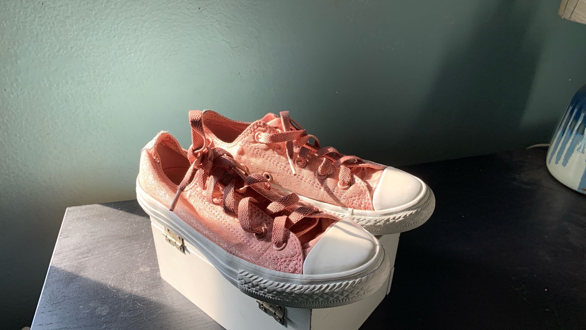 Semi new converse size one