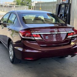 👀😲2013 Honda civic runs & drives good, clean title, everything works well maintained, cold air and heats work, super clean car. Serious buyers only 