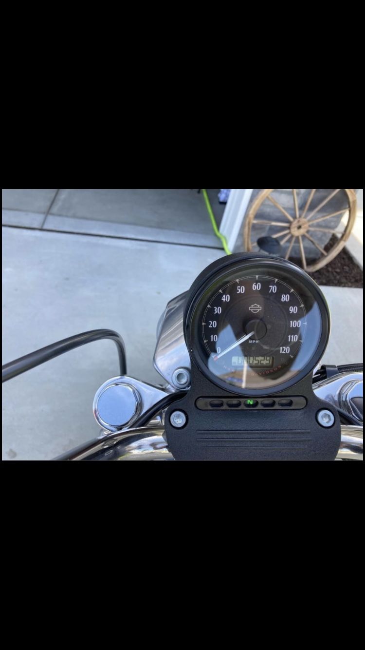 2018 spotrster 883 superlow