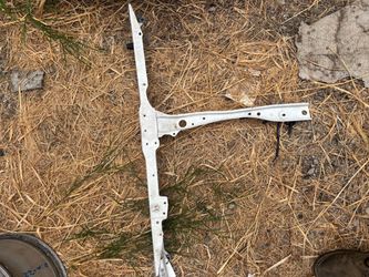 2004 Honda CRV CR-V middle radiator support