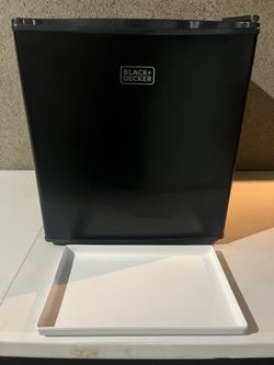 Black and Decker mini fridge