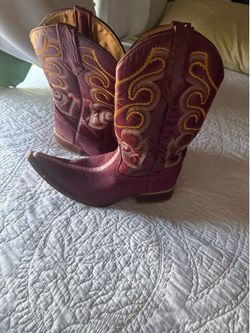 Western style boots botas