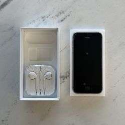 IPhone 5S 16 GB, Needs battery change, Box and Headphones included