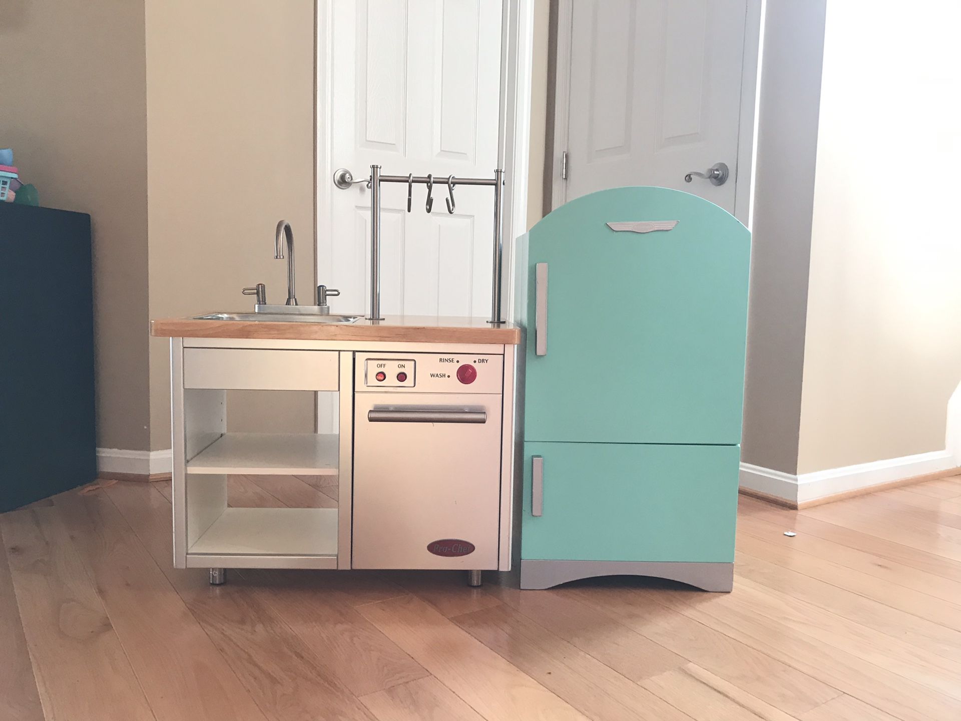 Retro Kid Kitchen Set