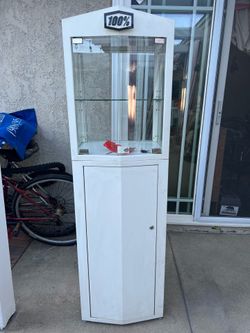 Display case by 100% 5 ft tall