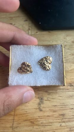 10k earrings trynna get em gone