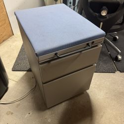 2-Drawer File Cabinet with Cushioned Seat – Great Condition