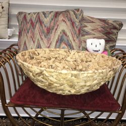 Weaved Large Thick basket Best Offer (Free delivery 3 locations)
