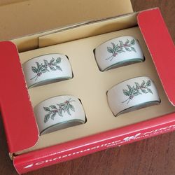 Nikko Happy Holidays Christmastime Napkin Rings Set Of 4, Made In Japan 
Vintage. Perfect shape, practically new. Comes with original box.
Weight 7oz 