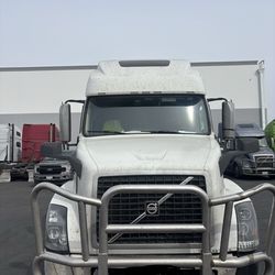 2016 Volvo VNL670