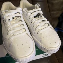 Pumas Size 5 White 