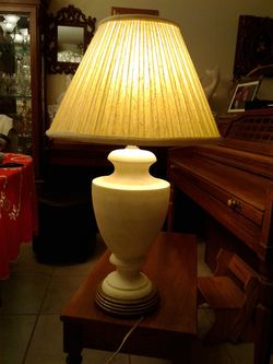 TABLE LAMP