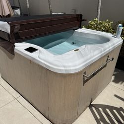 Jacuzzi brand jacuzzi