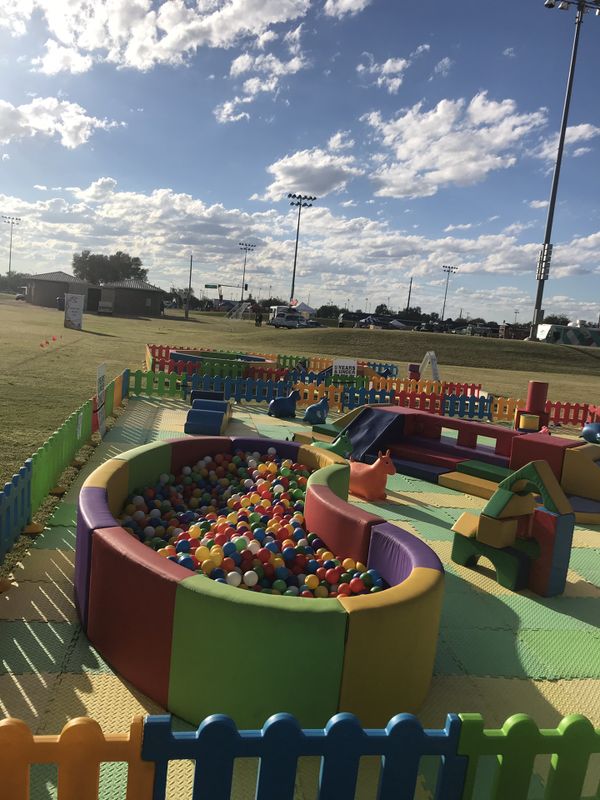 Extra large ball pit for Sale in Gilbert, AZ OfferUp