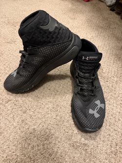 Under Armour Highlight Delta Mid Sneakers