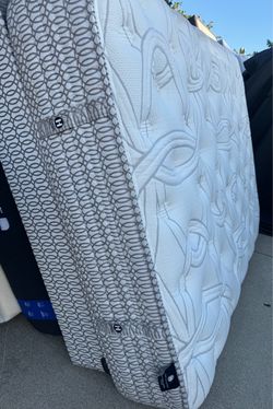 Good Queen set mattress