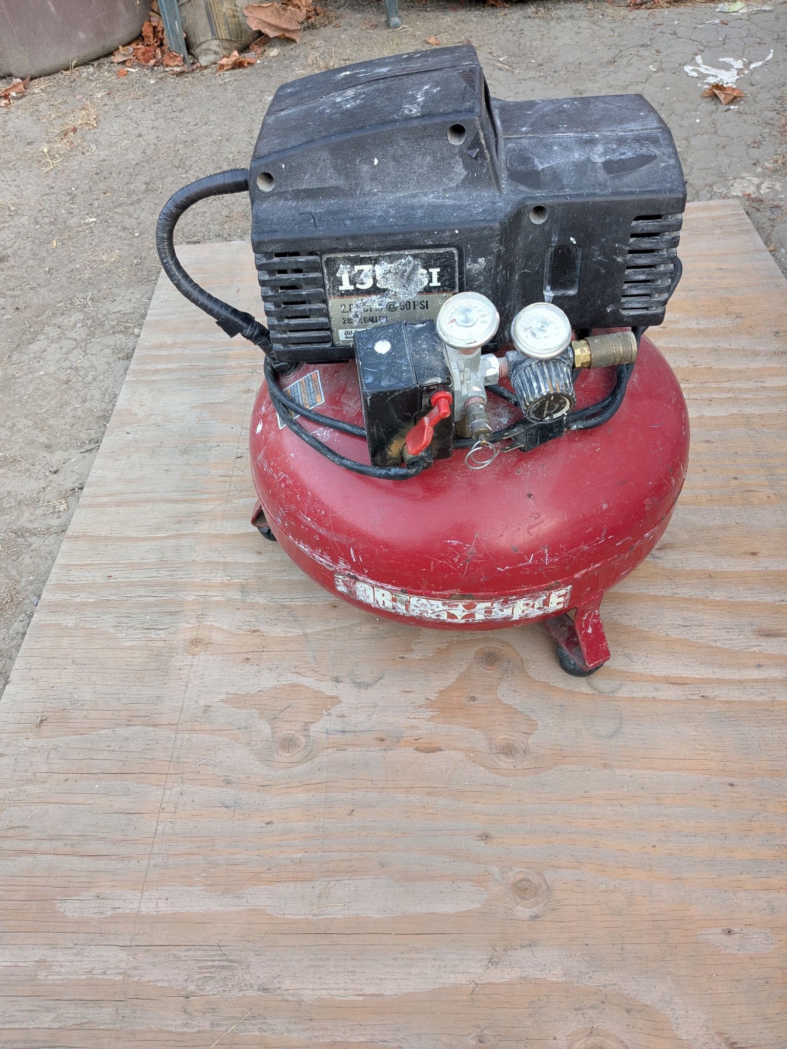Porter Cable 6-Gallon, 135 PSI Pancake Compressor CFFN250N-1