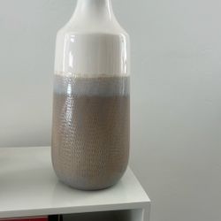 Beautiful Contemporary Decor Piece - New!
