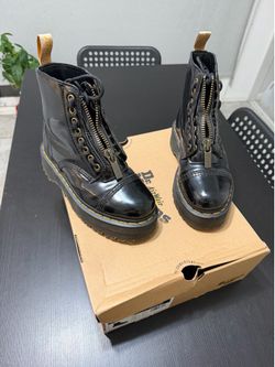 Dr Martens Women Size 6