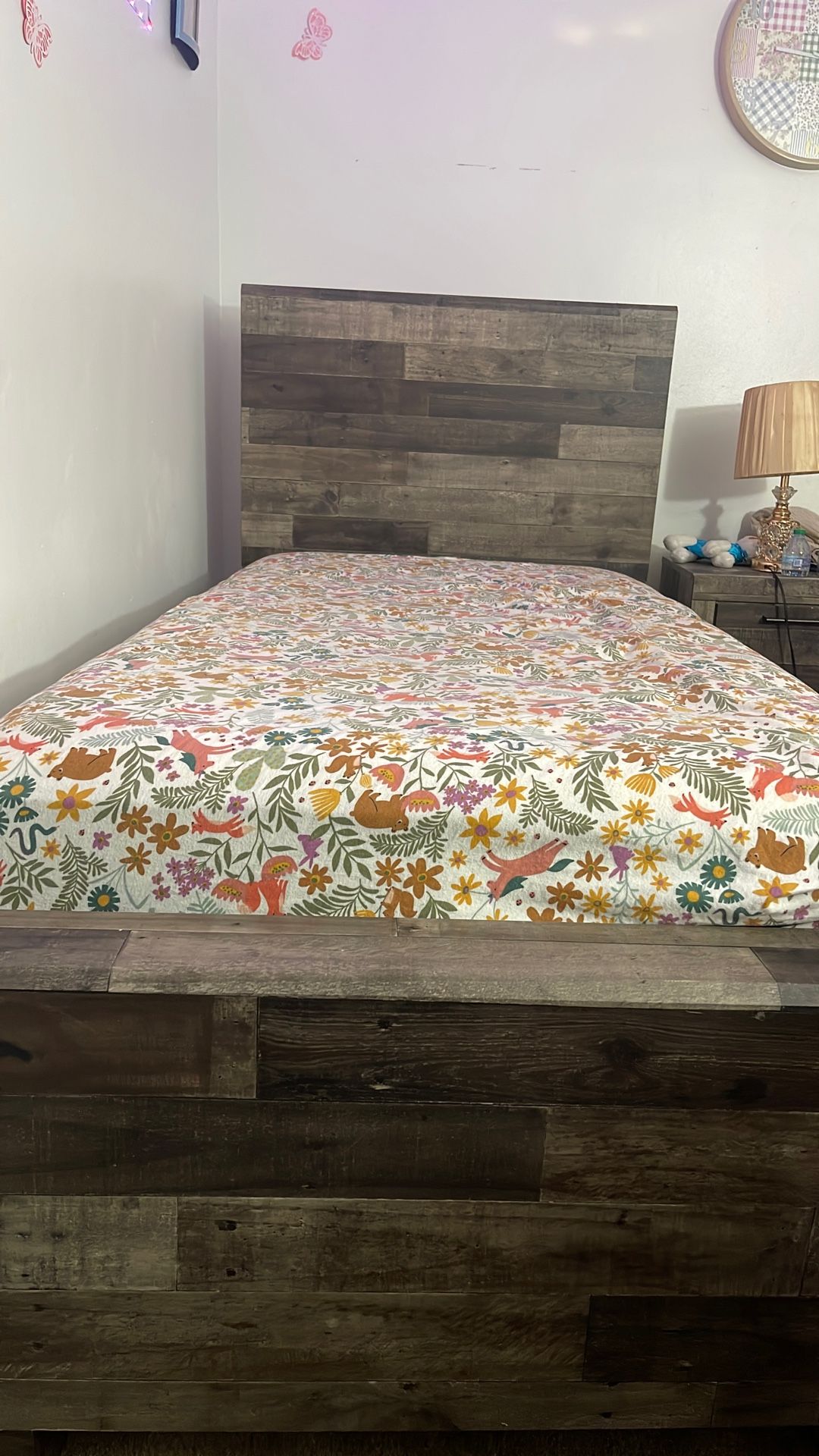 1 Twin Bed With Matress,Like News For Kid