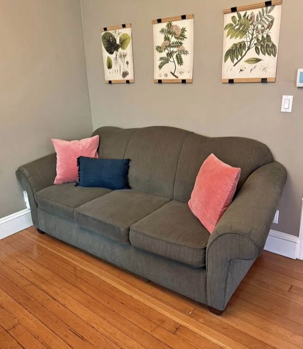 La-Z-Boy Couch (Like New Condition)