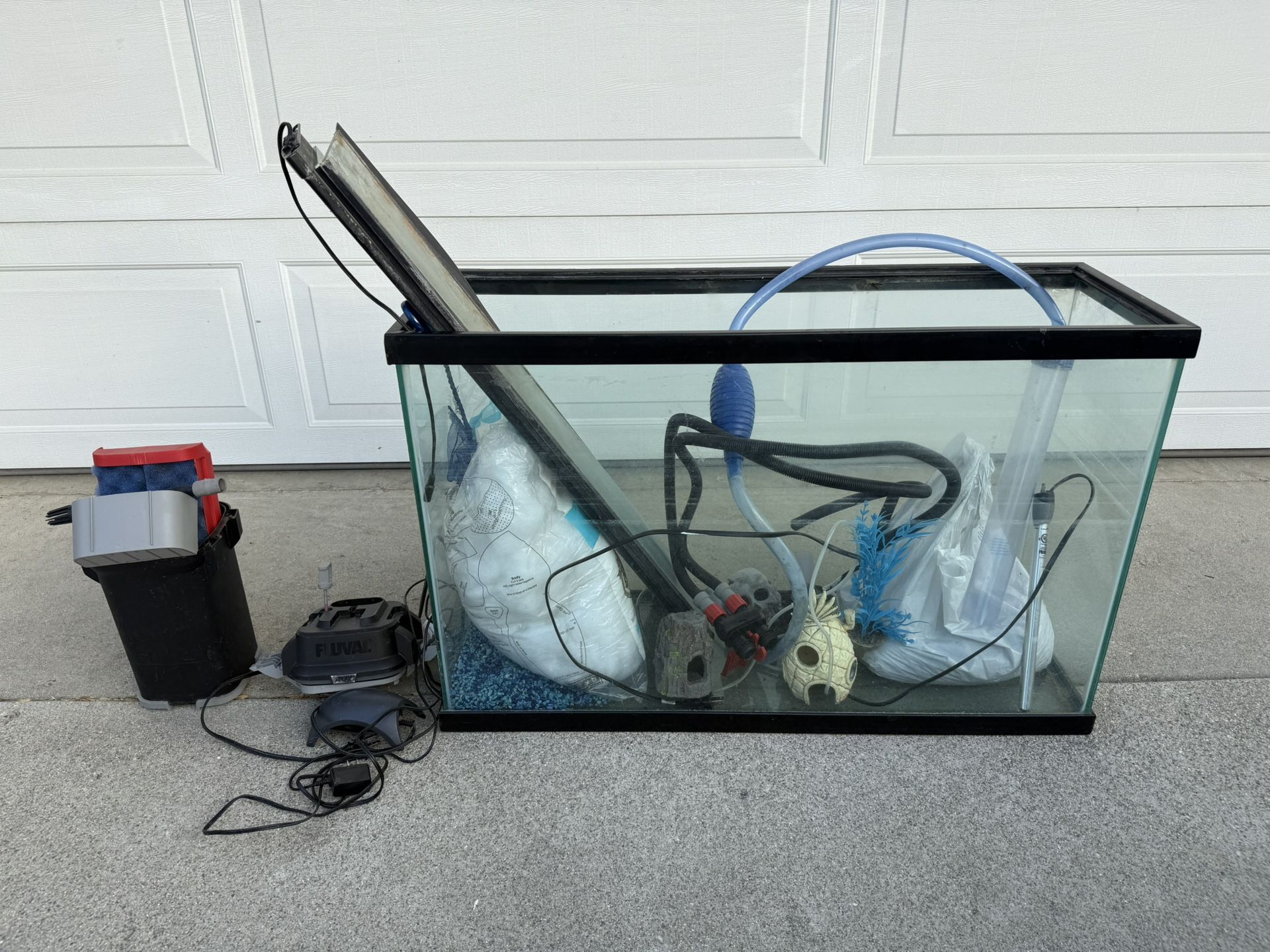 Fish Tank W/207 Fluval