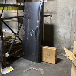Tail Gate, 2018 Nissan Titan