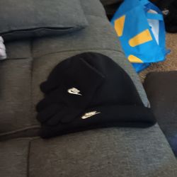 Nike Hat And Gloves