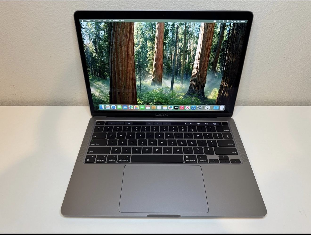 MacBook Pro 2020 256Ssd Touch Bar Screen (excellent Condition)