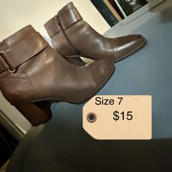 Korkys Woman’s Boots Size 7