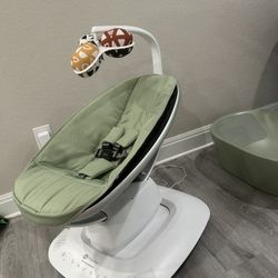 4 Moms MamaRoo Swing
