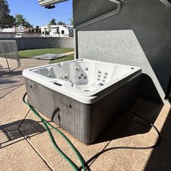 Doctor Wellness Hot Tub