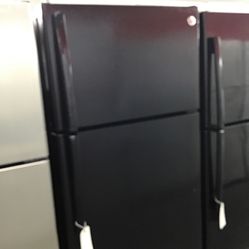 GE 18 Cu Ft Top And Bottom Fridge. 1 year Warranty 