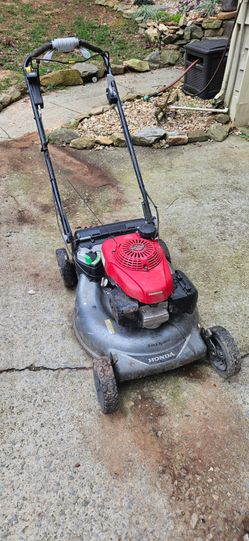 Honda HRR216K lawn mower for parts or repair