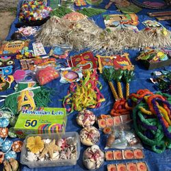 All You Need For your Hawaiian Party 