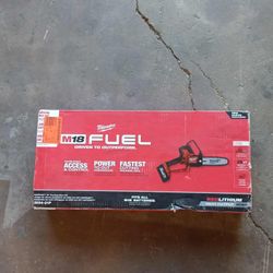 M18 FUEL 8 in. 18V Lithium-lon Brushless HATCHET Pruning Saw Kit with 6Ah High Output Battery and Charger