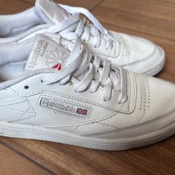 Women Snickers Reebok 