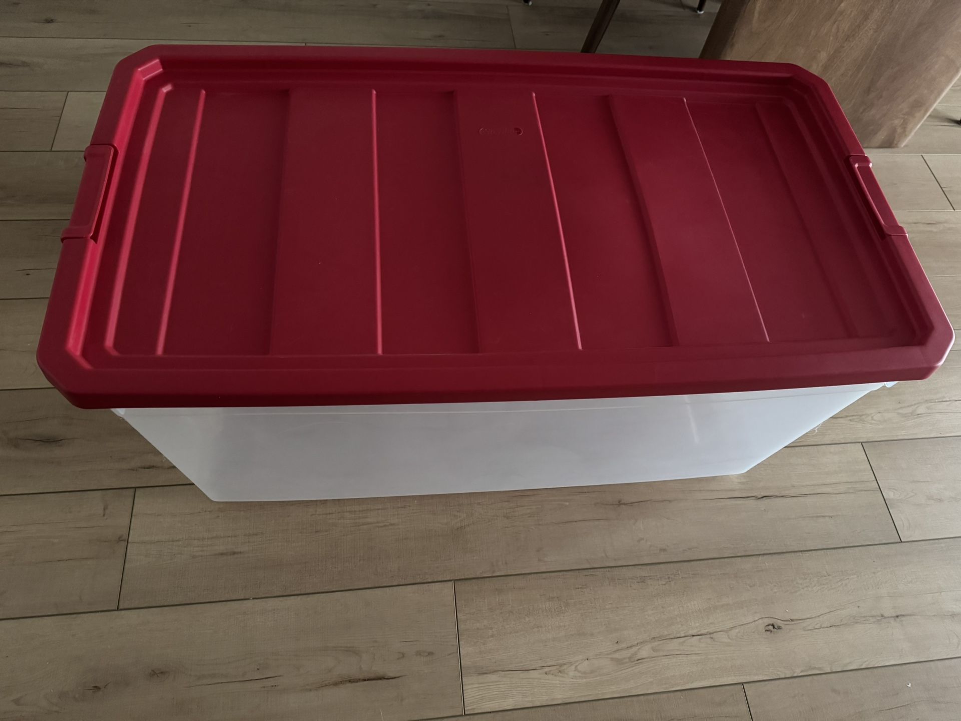 200qt Latching Storage Container