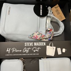 Steve Madden 4 Piece Gift Set