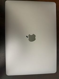 MacBook Air (2022)