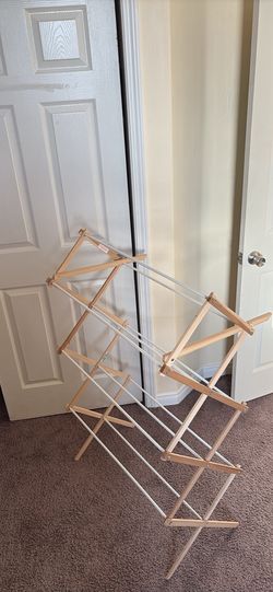 Laundry drying rack