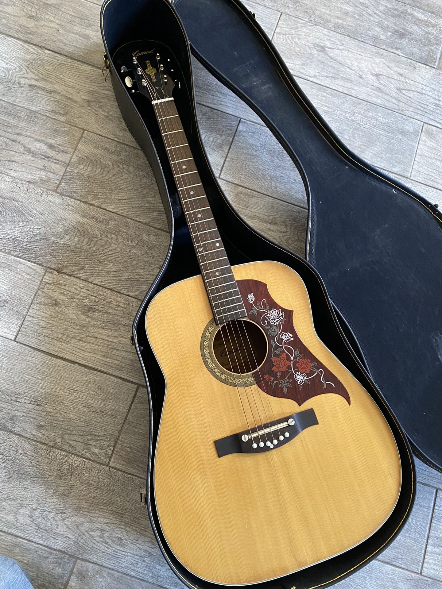 Conrad Acoustic Vintage Guitar